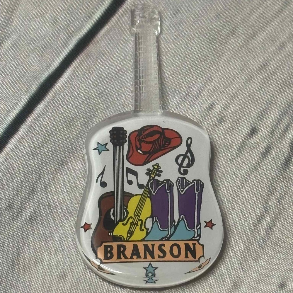Branson Souvenir Guitar magnet acrylic kitschy